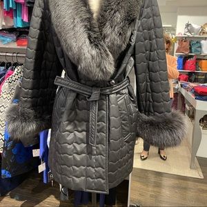 quilted jacket black fox  small 3/4  length